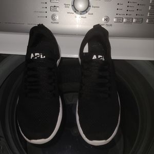 Ladies APL tech loom breeze size 11